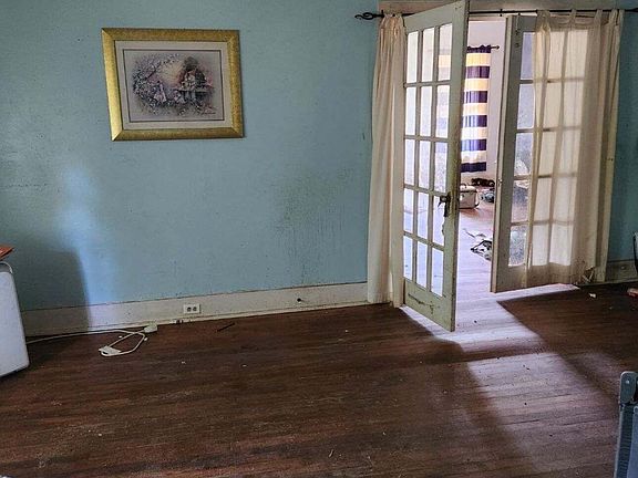 2nd image of 1302 Lackey St