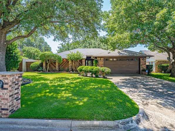 3 Cimarron Dr, Trophy Club, TX 76262
