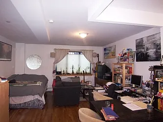 Rented by Aimee Grodanz, LREB