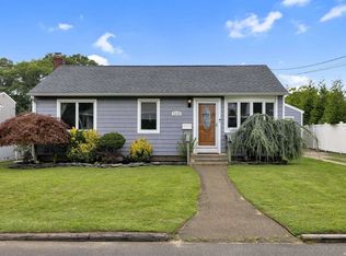 1334 7th St, West Babylon, NY 11704