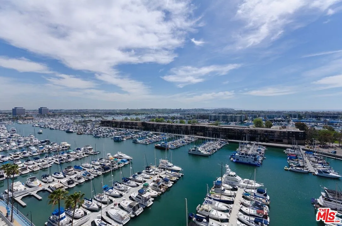 1 bed, 1.0 bath, 935 sqft, $4,500 — Photo 1