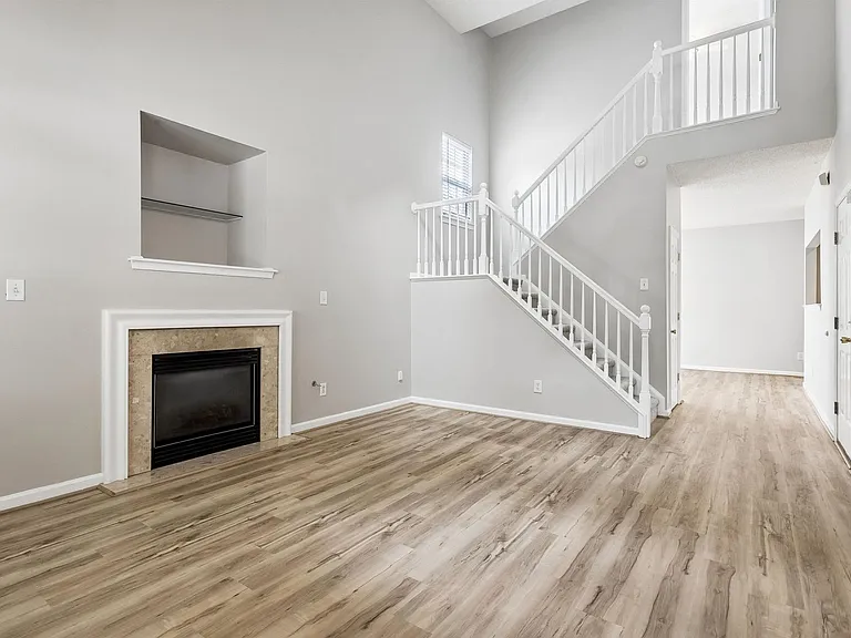 108 Nathan Pl — Photo 2