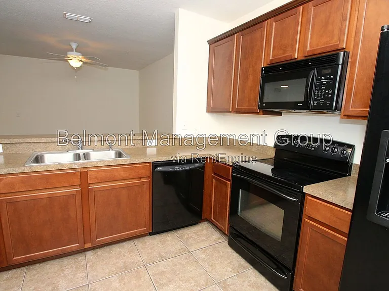2358 Chatham Place Dr — Photo 4