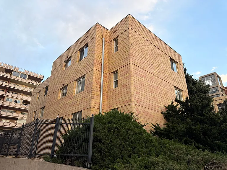 1100 Colorado Blvd #306 — Photo 27