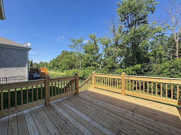 3rd image of 228 Hudson Dr Lot 32