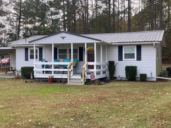 1369 Gin Pond Dr, Summerton, SC 29148