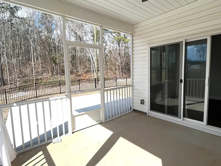 503 Yellowstone Trl — Photo 2