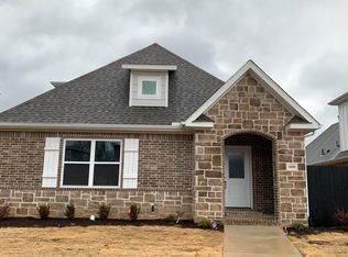 3450 W Tuscan Rd, Fayetteville, AR 72704