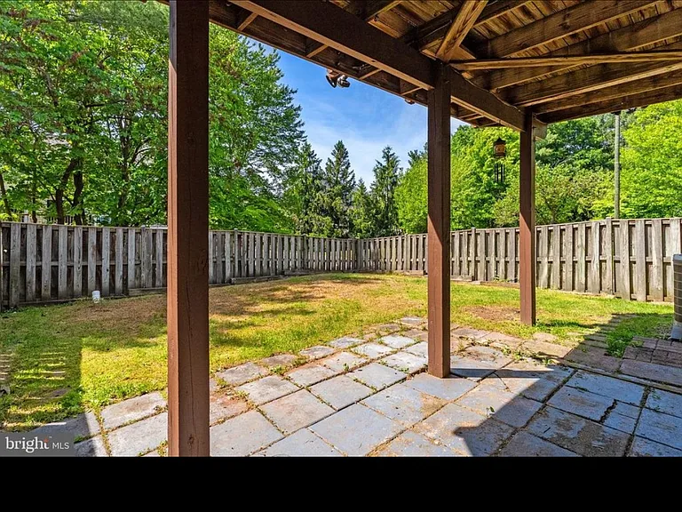 9320 Garst Dr — Photo 21