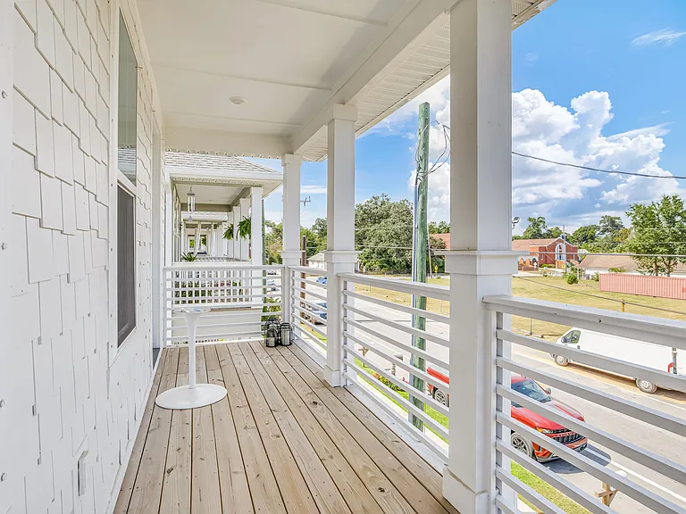 913 W Jackson St — Photo 37