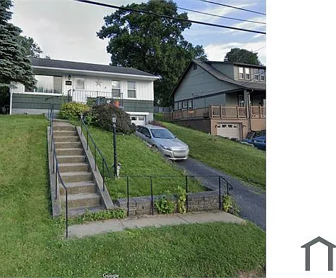 325 Center Ave — Photo 2