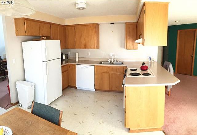 2nd image of 15692 SW Wintergreen St