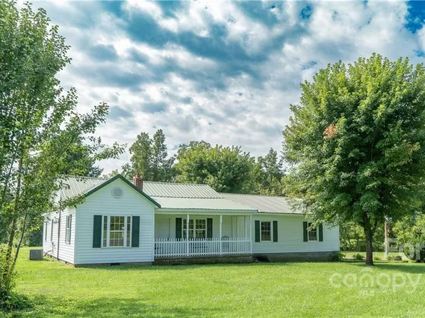 1697 Highway 268, Lenoir, NC 28645