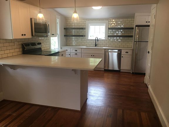 3rd image of 30 Woodlawn Ave