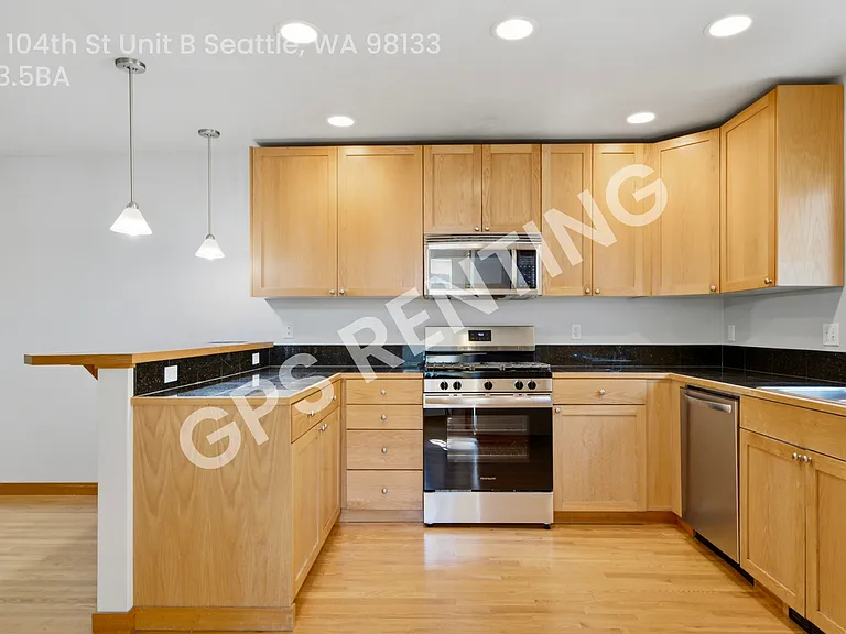 118 N 104th St #B — Photo 12