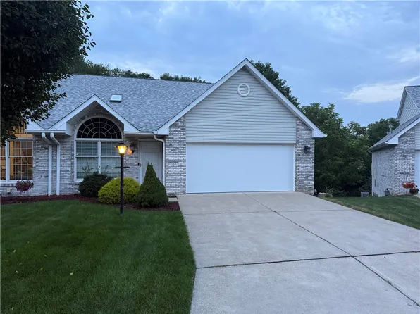 404 Country View Dr, Lower Burrell, PA 15068