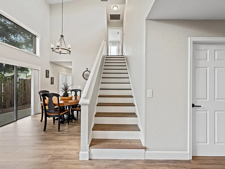 13745 Yarmouth Dr — Photo 17