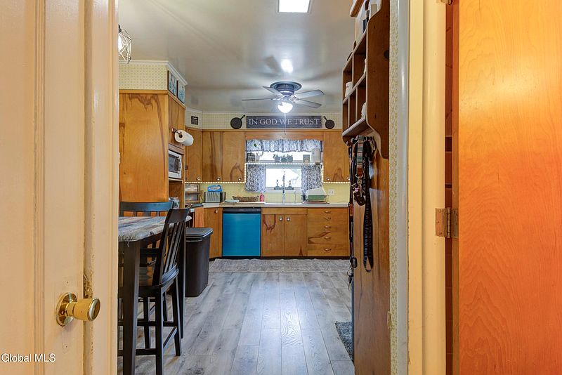 5th image of 138 5th Avenue