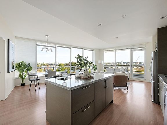 2nd image of 399 Tyee Rd #406