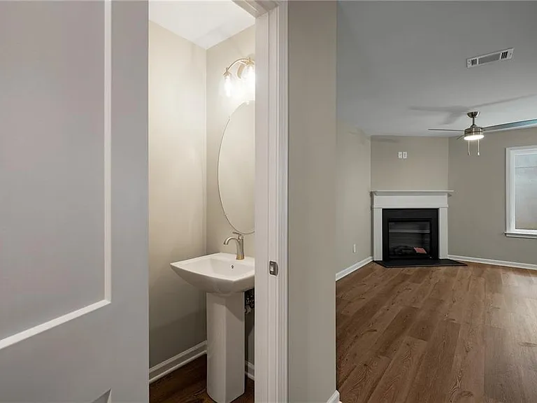 307 Legacy Ln #9 — Photo 3