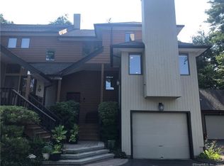 2 Stratford Park #2, Bloomfield, CT 06002