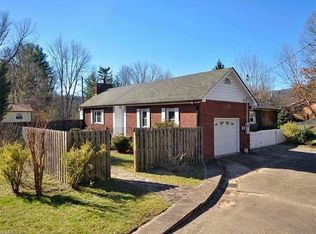 581 Westbrook Rd, Hendersonville, NC 28739