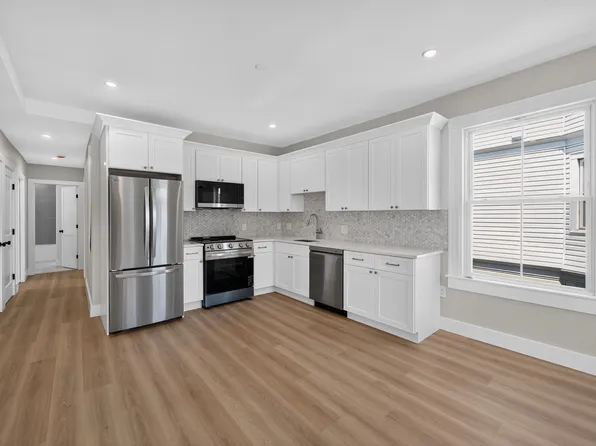 533 Washington St #4, Dorchester Center, MA 02124