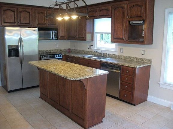 4th image of 96 Sycamore Cir