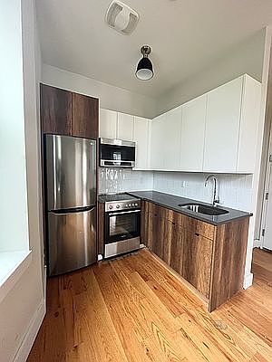 1st image of 481 Evergreen Ave #1RR