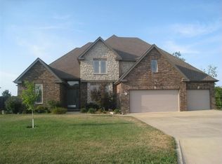 4643 W Hummer Dr, Springfield, MO 65802