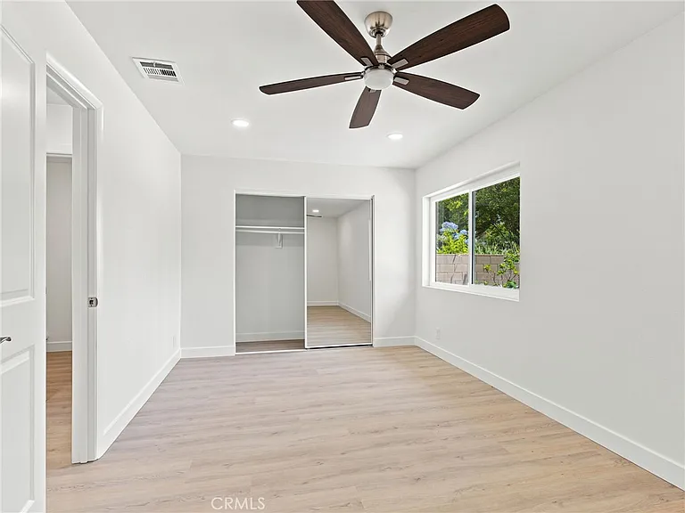 225 Armstrong Dr — Photo 23