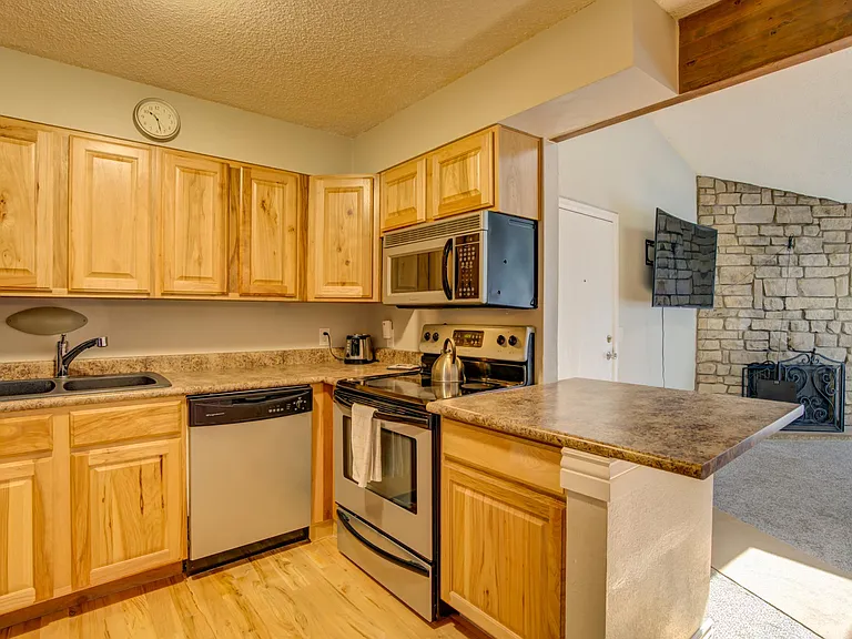 335 Wright St #11-307 — Photo 10