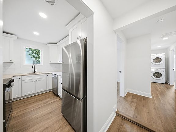 4th image of 949 Texas St