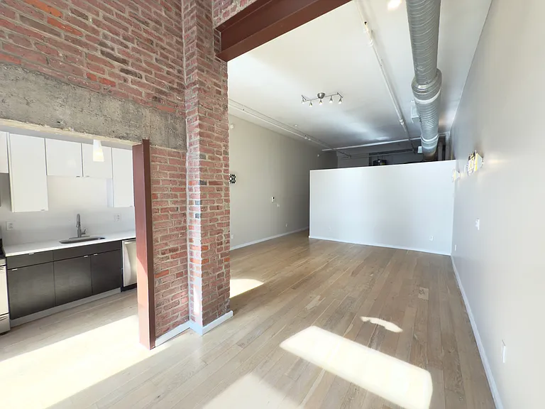 728 Market St #906 — Photo 16