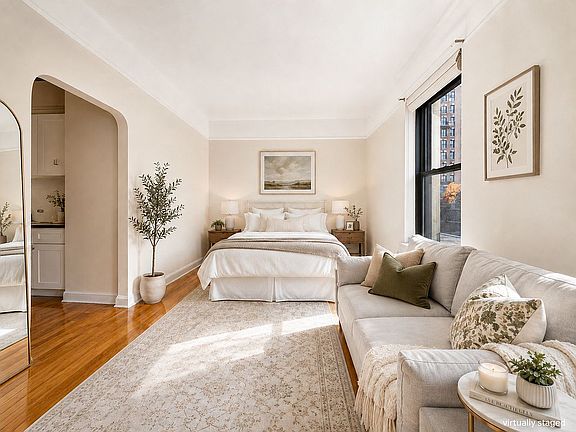 3rd image of 101 W 80th St APT 2C