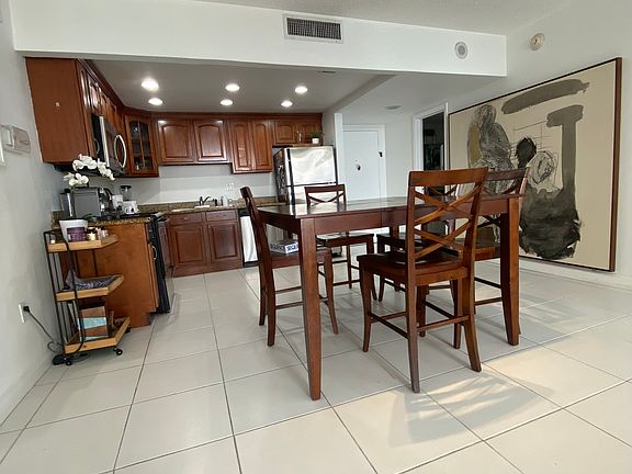 2nd image of 11111 Biscayne Blvd #922