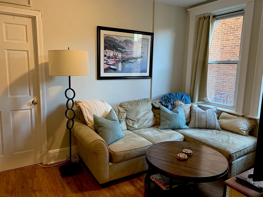 2 bed, 800 sqft, $3,300 — Photo 1