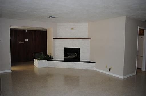 2nd image of 15236 Avalon Ave