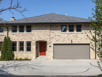 697 Rienzi Ln, Highwood, IL, 60040