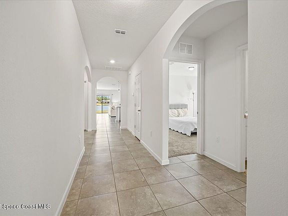 5th image of 845 Old Country Rd S #E