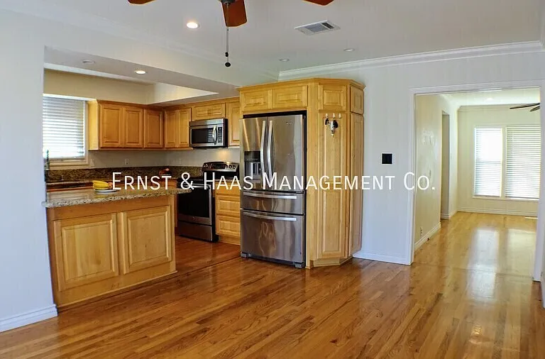 2953 Silva St — Photo 8
