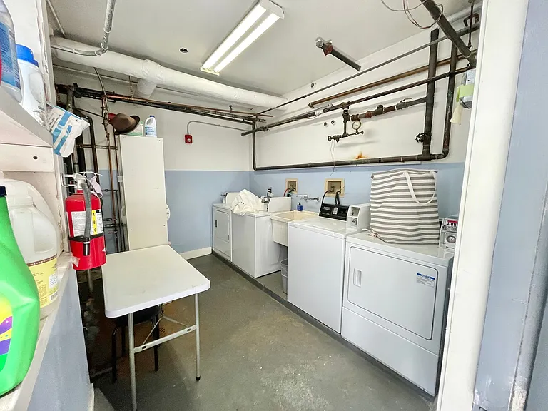 3255 Broderick St #4 — Photo 4