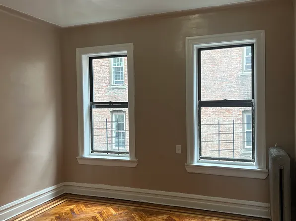 62 W 192nd St Floor 3, Bronx, NY 10468