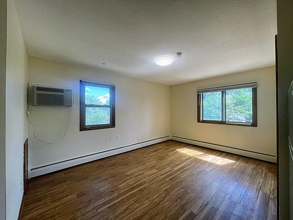 4th image of 401 8th St SE #8