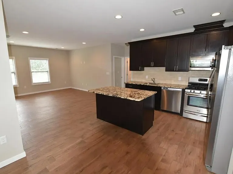 860 Jersey Ave #203 — Photo 1
