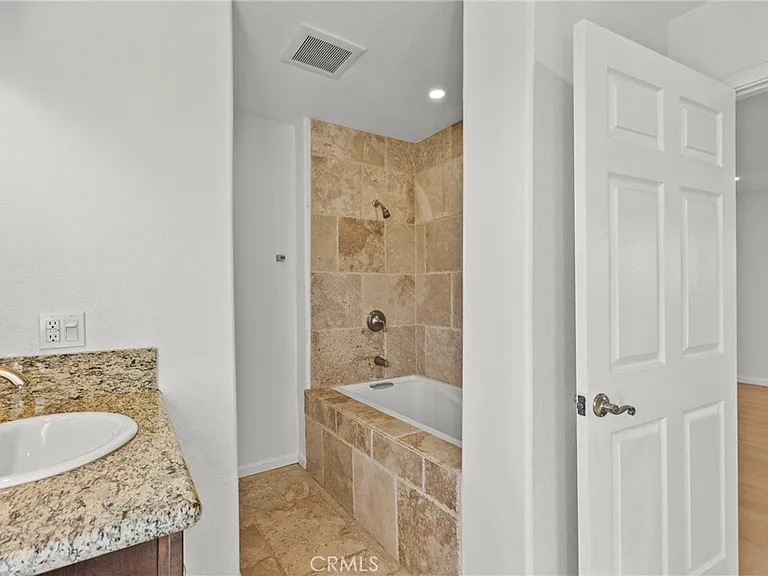 1138 Lakeview Dr — Photo 41