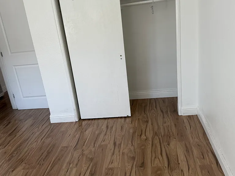141 Starr Ave — Photo 4