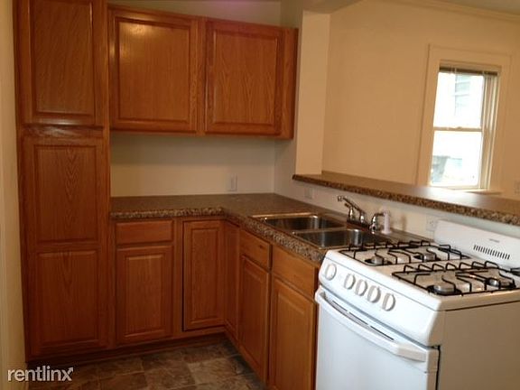 2905 50th Kitch angled view