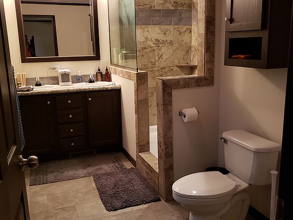 4th image of 3910 Emerald Park Dr