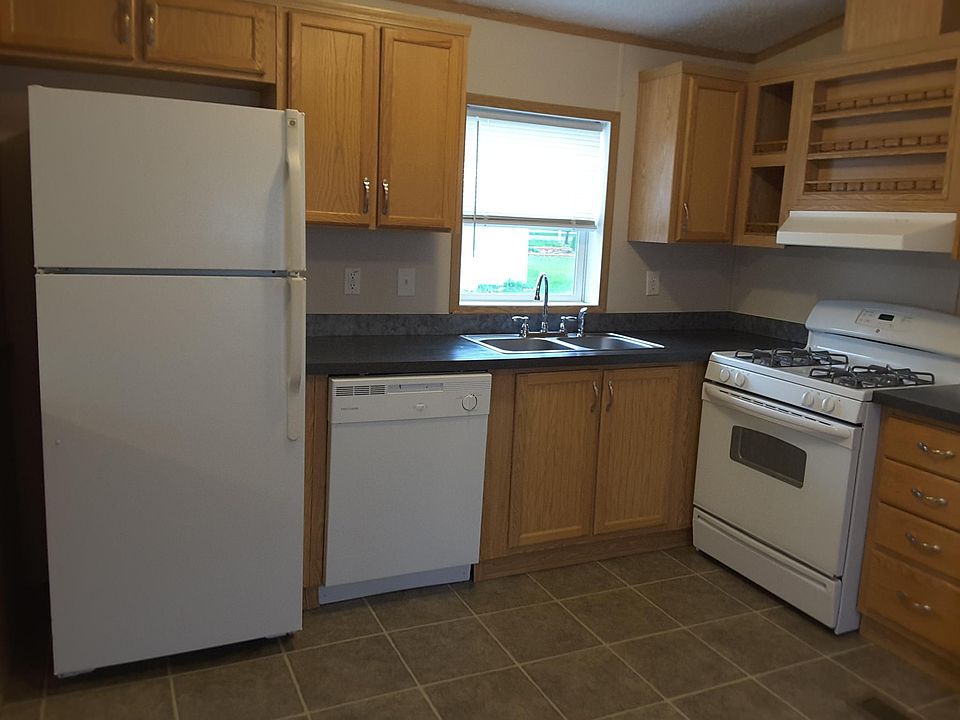 1st image of 23 Jacob Dr